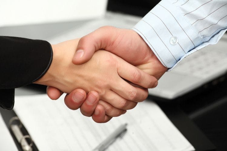 hand shake sealing an agreement